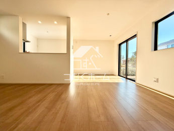 ���r���O -