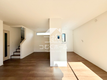 ���r���O -