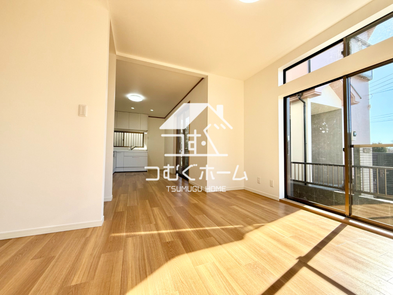 ���r���O -