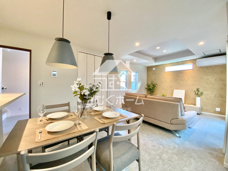 ���r���O -