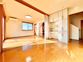 �L�b�`�� �N�����邢���r���O��Ԃ́A�Ƌ�̃��C�A�E�g�����₷���v�����j���O�ƂȂ��Ă��܂���
�����i2025�N12���j�B�e