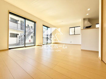 ���r���O -