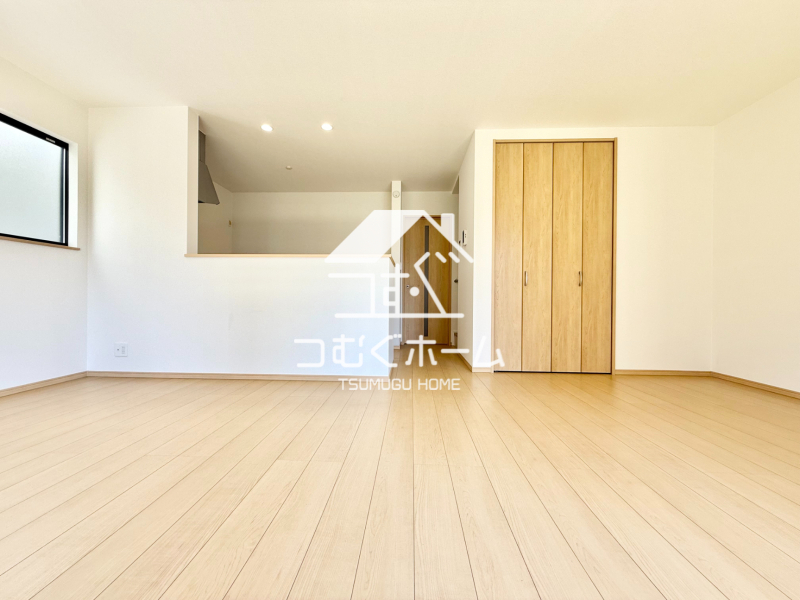 ���r���O -