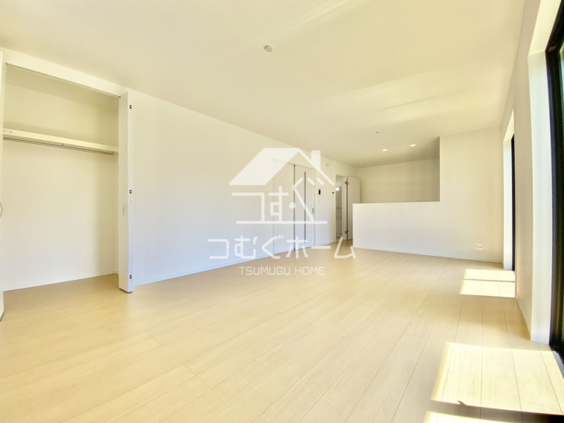 ���r���O -