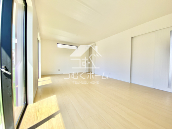 ���r���O -