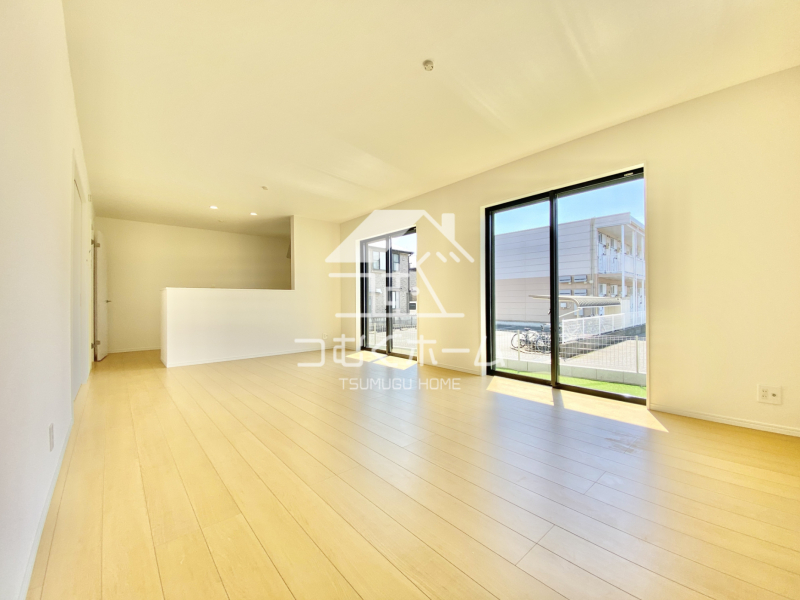 ���r���O -