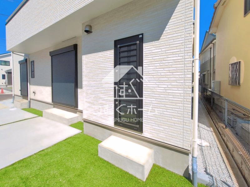 �O�ʓ��H�܂ތ��n�ʐ^ -