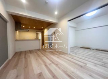 ���r���O -