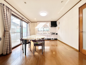 ���r���O -