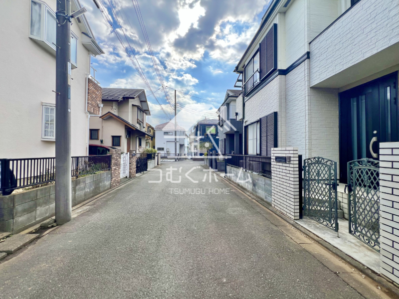 �O�ʓ��H�܂ތ��n�ʐ^ -