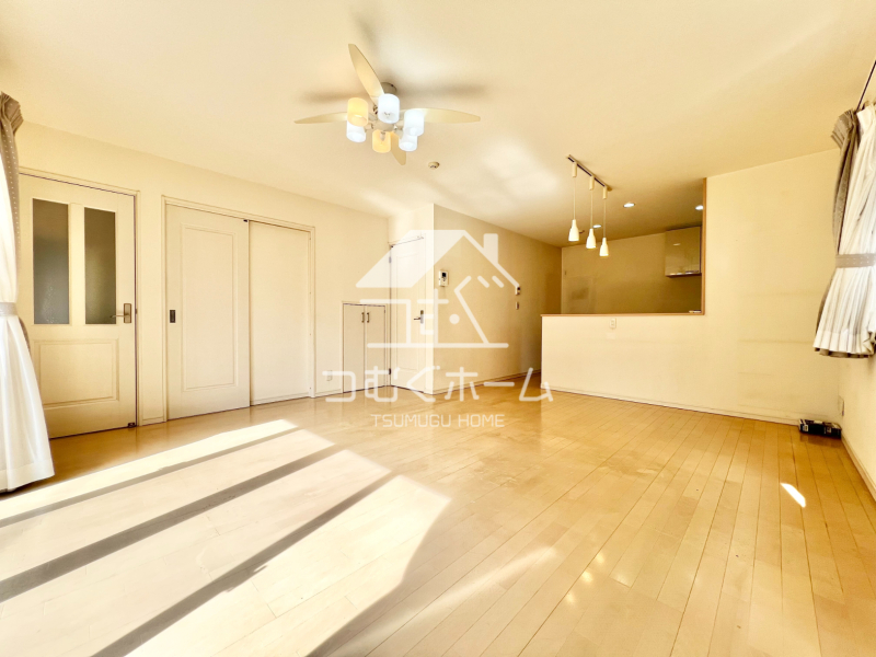 ���r���O -