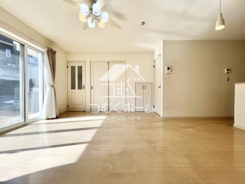 ���r���O -