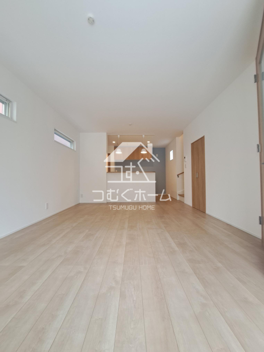 ���r���O -