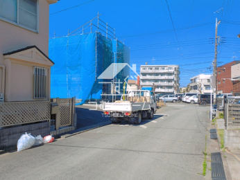 �O�ʓ��H�܂ތ��n�ʐ^ -