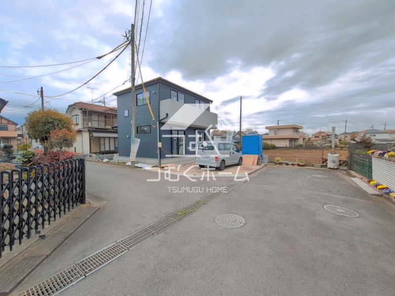 �O�ʓ��H�܂ތ��n�ʐ^ -