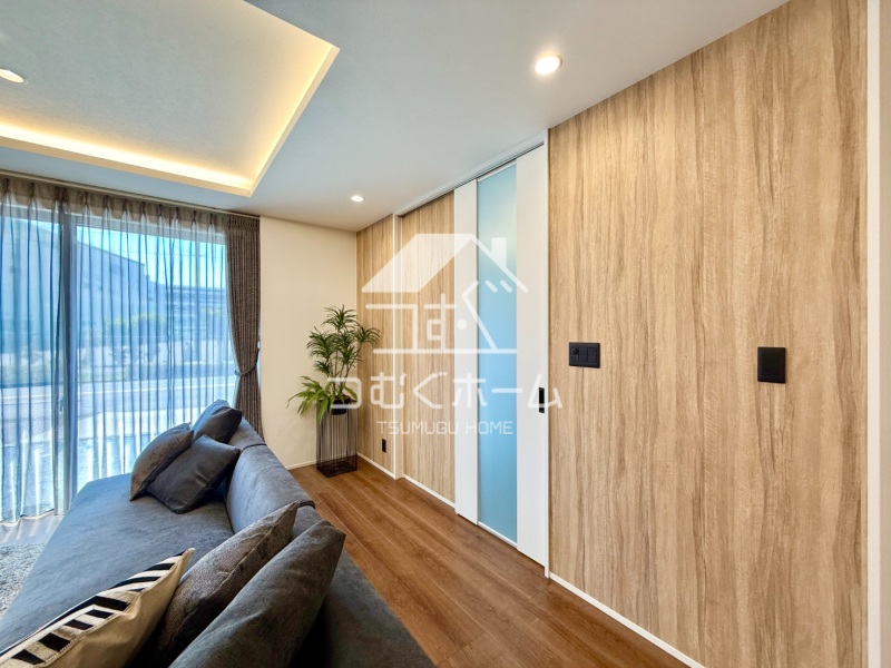 ���r���O -