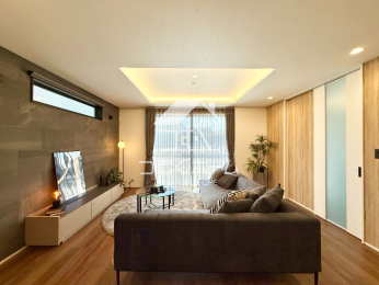 ���r���O -