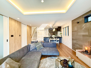 ���r���O -