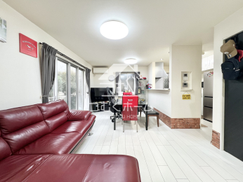 ���r���O -