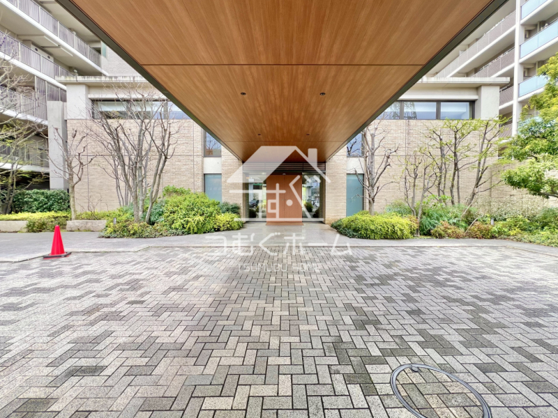 �G���g�����X -