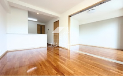 ���r���O -