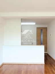 ���r���O -