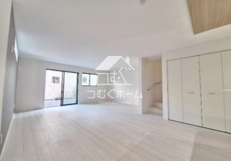 ���r���O -