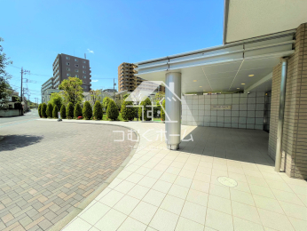 �G���g�����X -