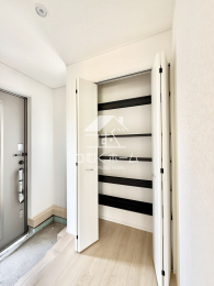 �o���R�j�[ -