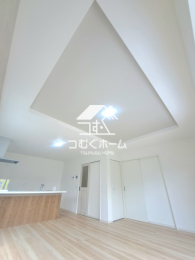 ���r���O -